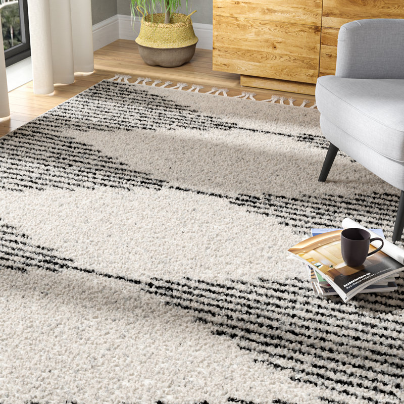 Allmodern Tapis Noir Et Blanc Casse A Motif Geometrique Et Commentaires Wayfair Ca Alliant modernité et élégance, ce saura trouver aisément sa.