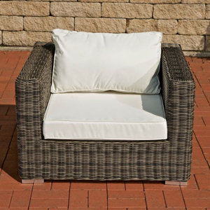 Sessel Pihlajavesi mit Kissen von Home & Haus