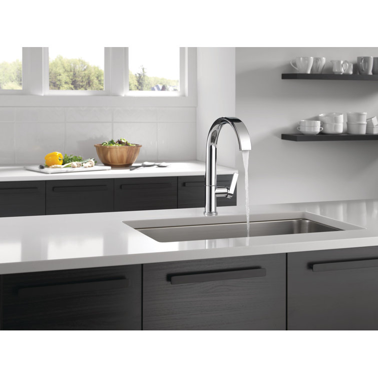 Keele Pull Down Single Handle Kitchen Faucet with MagnaTite Docking