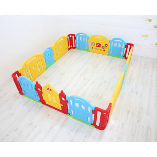 puppy playpen with hanging toys