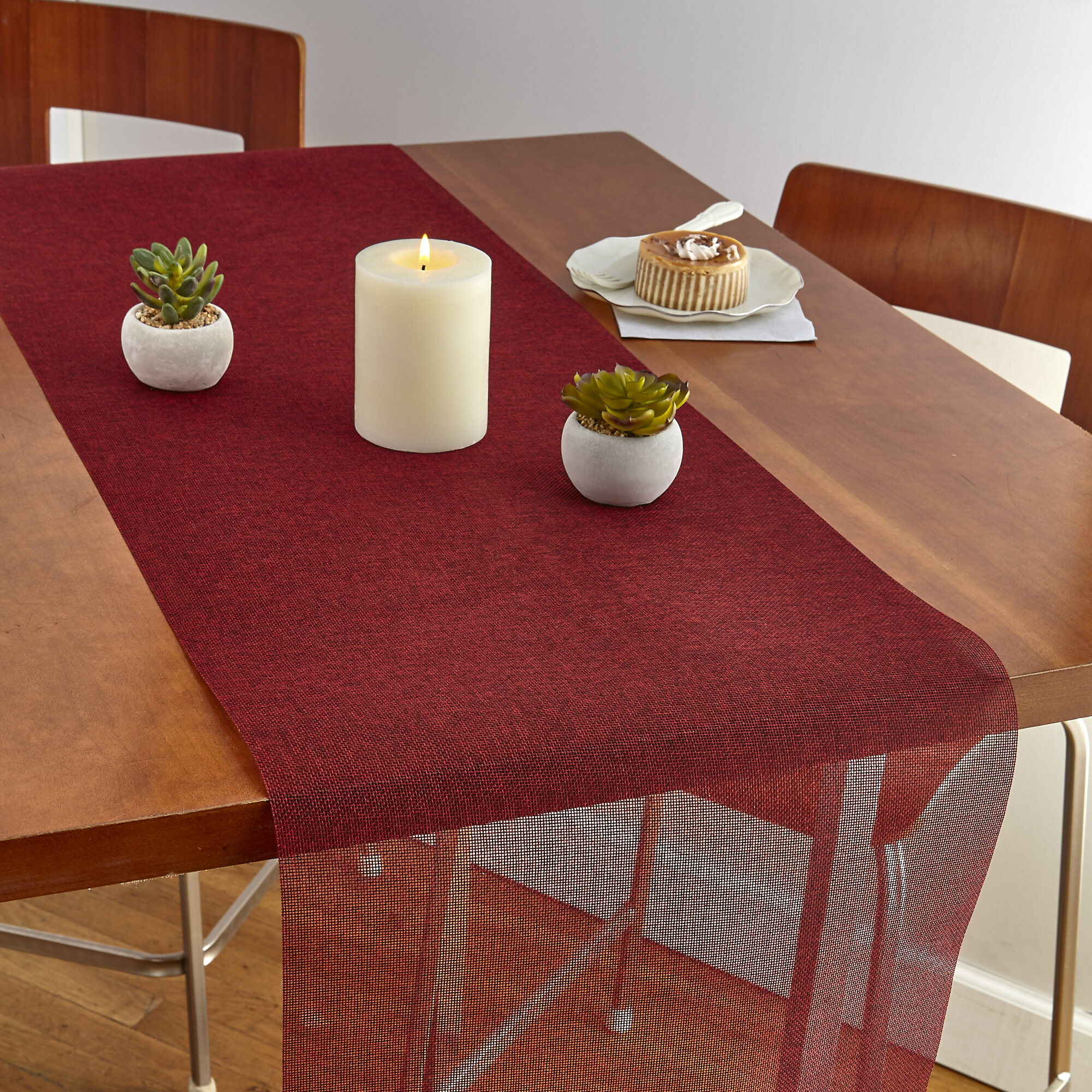 table runner set