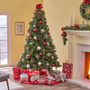 9 Green Spruce Artificial Christmas Tree With 750 Clear Lights 9 Green Spruce Artificial Christmas Tree With 750 Clear Lights