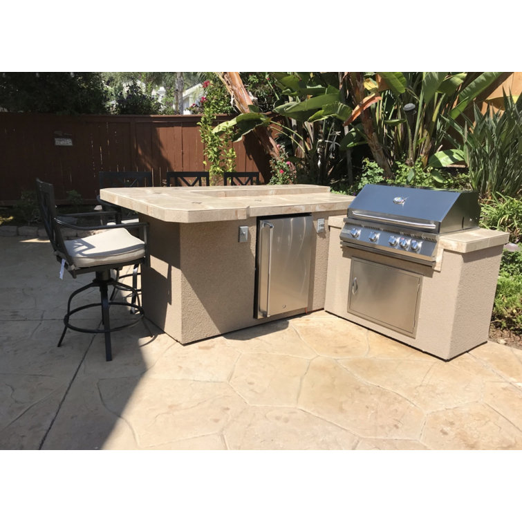 Kokomo Grills L Shape Bbq Island With Bar Seating And 4 Burner Built In Bbq Grill Wayfair Ca