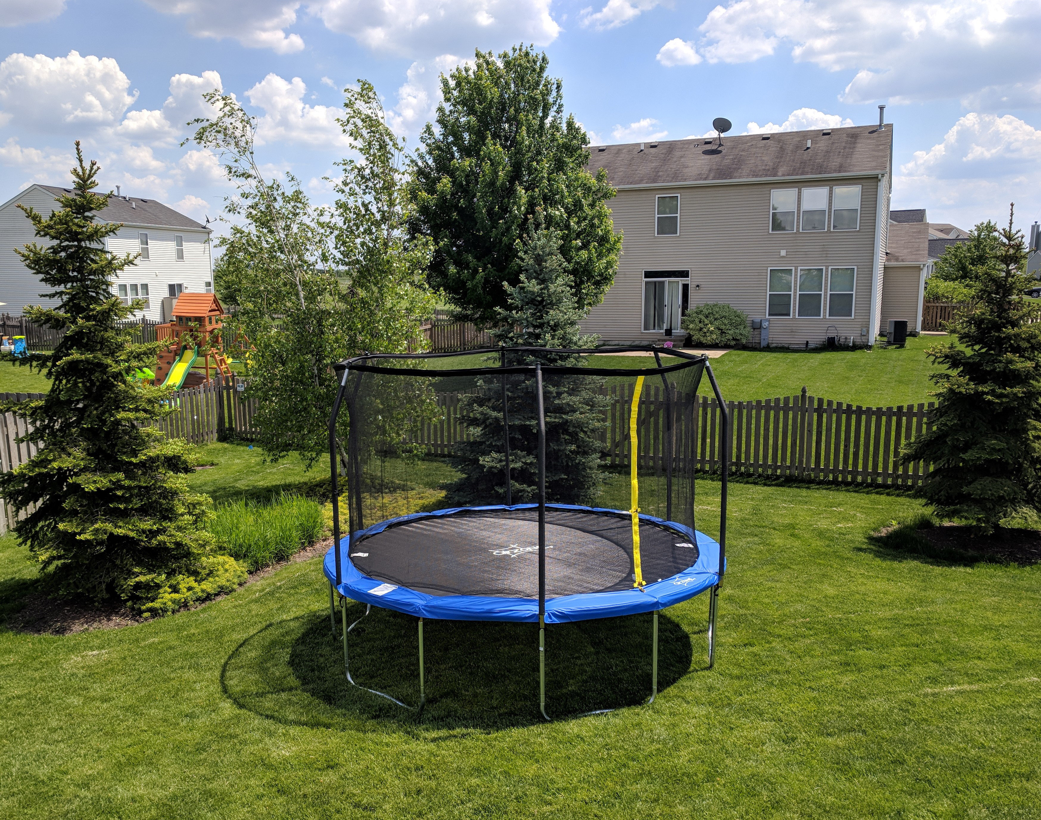 Airzone Play Backyard Jump 15 Round Trampoline With Safety Enclosure Reviews
