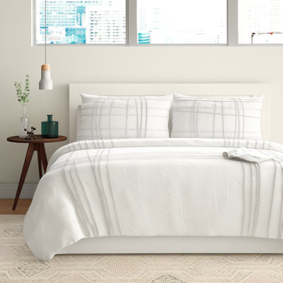 Langley Street Kellen Comforter Set Size King Comforter 2 Shams