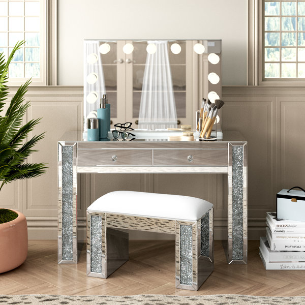 Everly Quinn Alday Glam Diamonds Makeup Station Vanity Set with Mirror 
