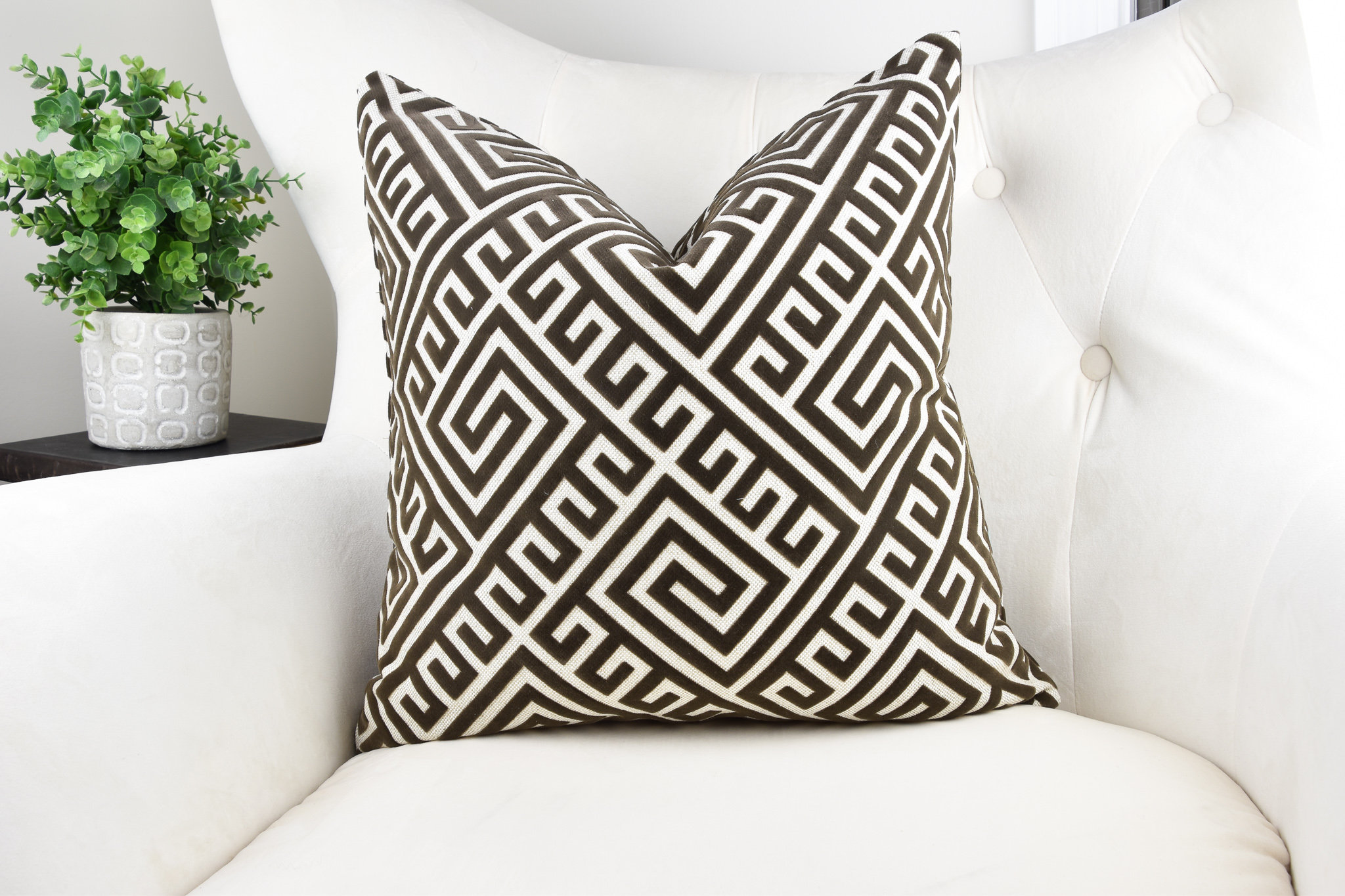 Vesper Lane Lillian August Home Geometric Fretwork Linen Throw Pillow Wayfair