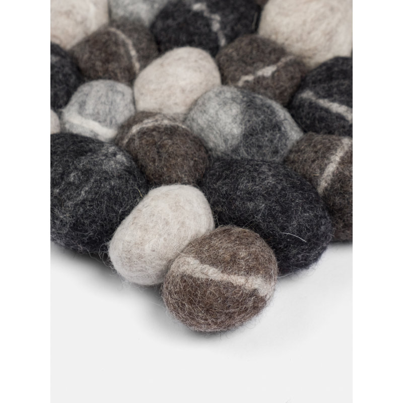Myfelt Handgefertigter Filzkugel Teppich Hardy In Grau Braun