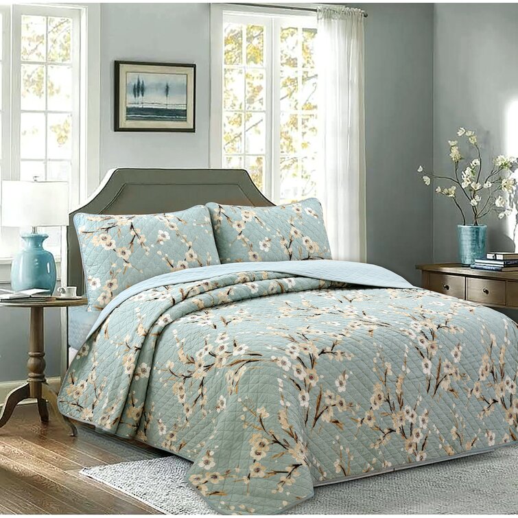 Quilted Coverlet Set 3 Piece Reversible Queen Size Blanket Cream Green Bedroom 