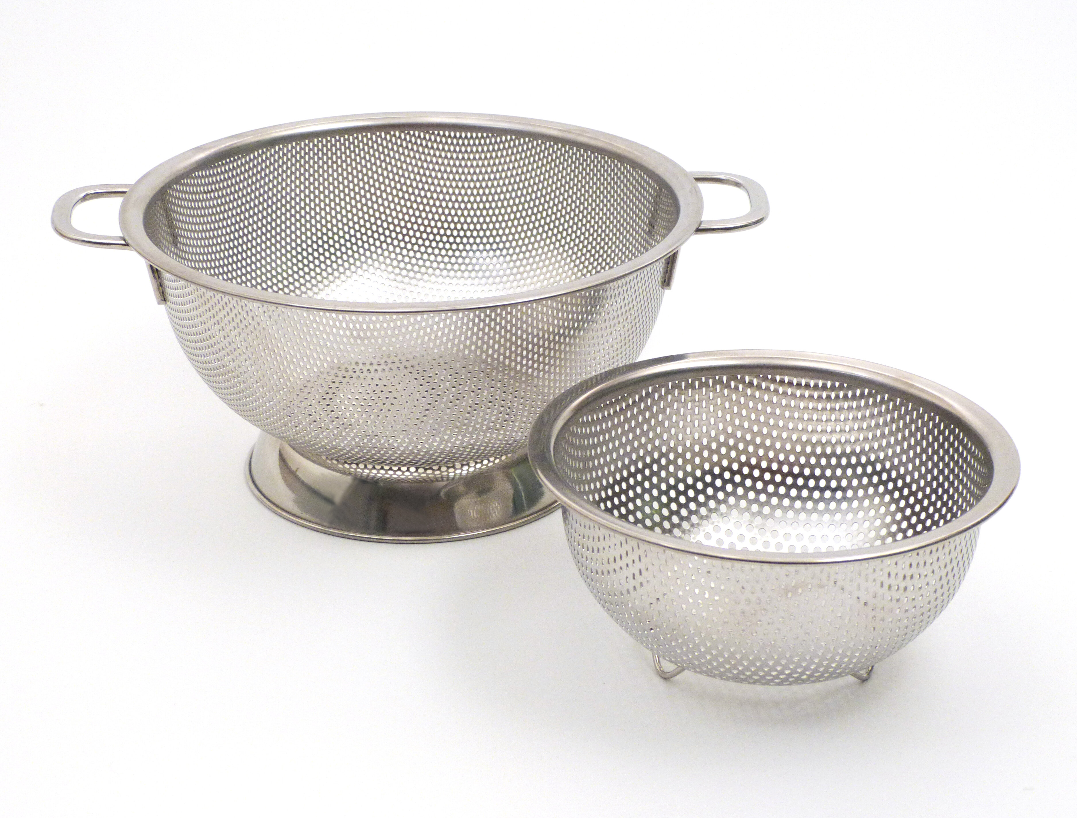 colanders and strainers