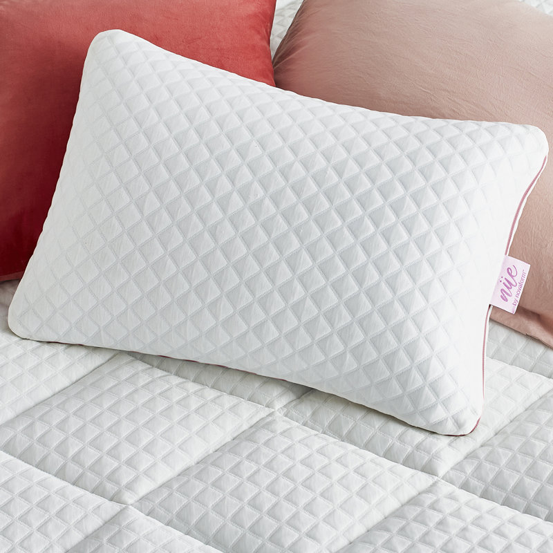 Gel Memory Foam Plush Support Pillow Size: Queen Pillow: 16" x 24"