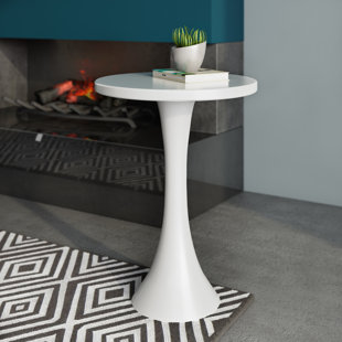 Chalsbury End Table by Wade Logan 2019 Coupon