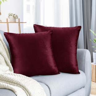 red throw pillows for bed