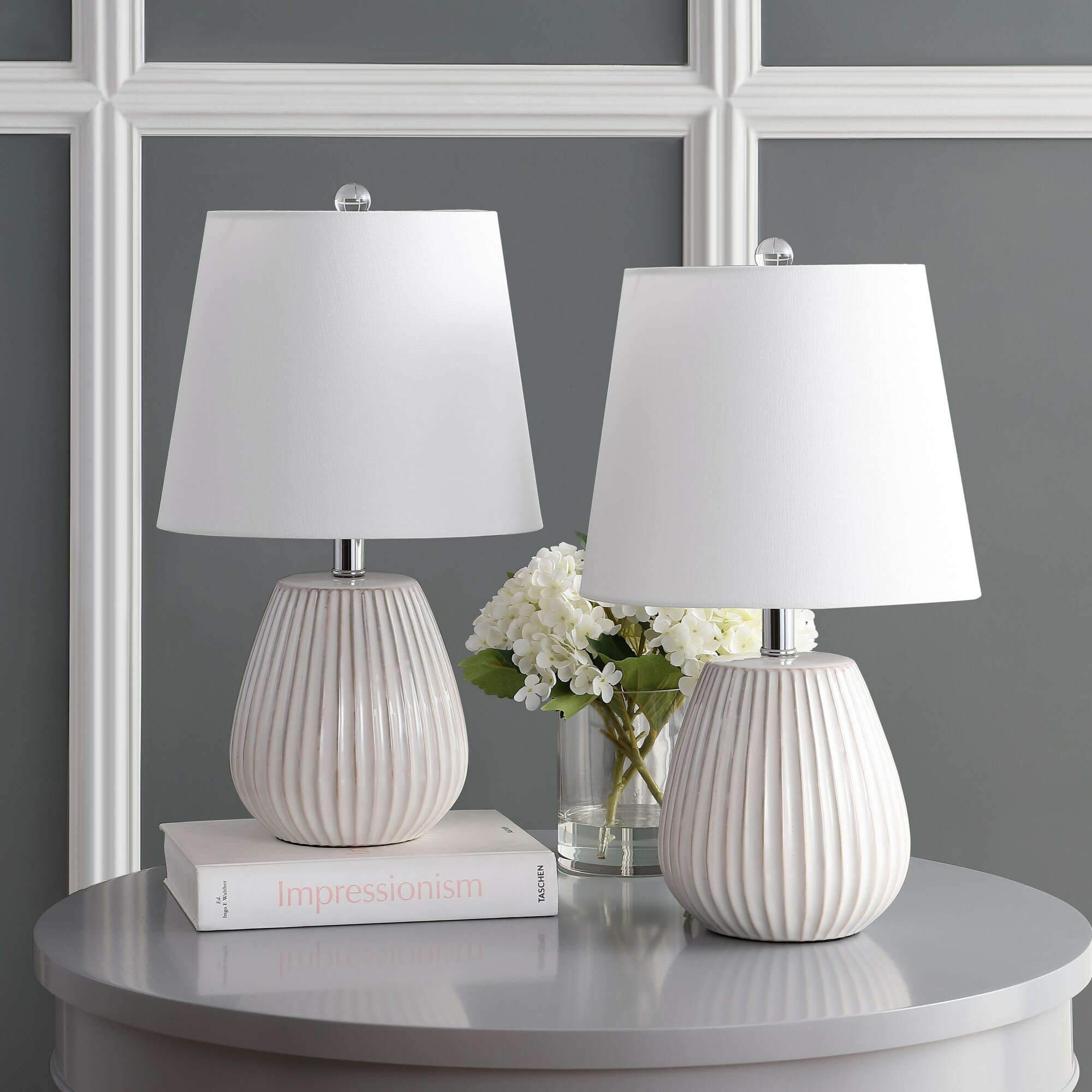 white lamp set