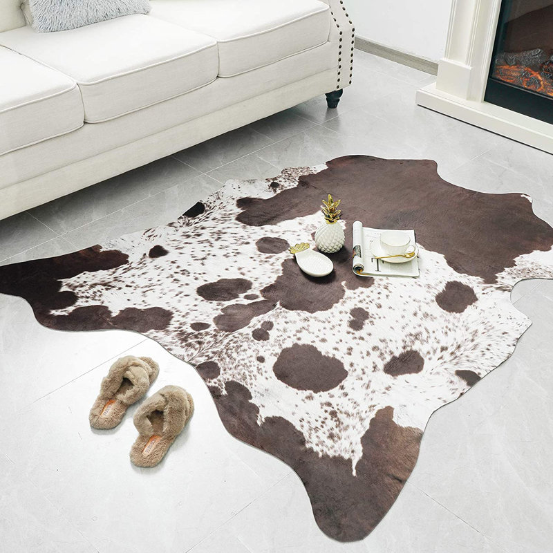 Ganote Animal Print Faux Cowhide Brown Area Rug Rug Size: Novelty 2'3" x 3'6"