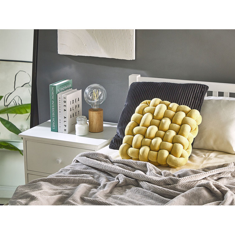 knot cushion
