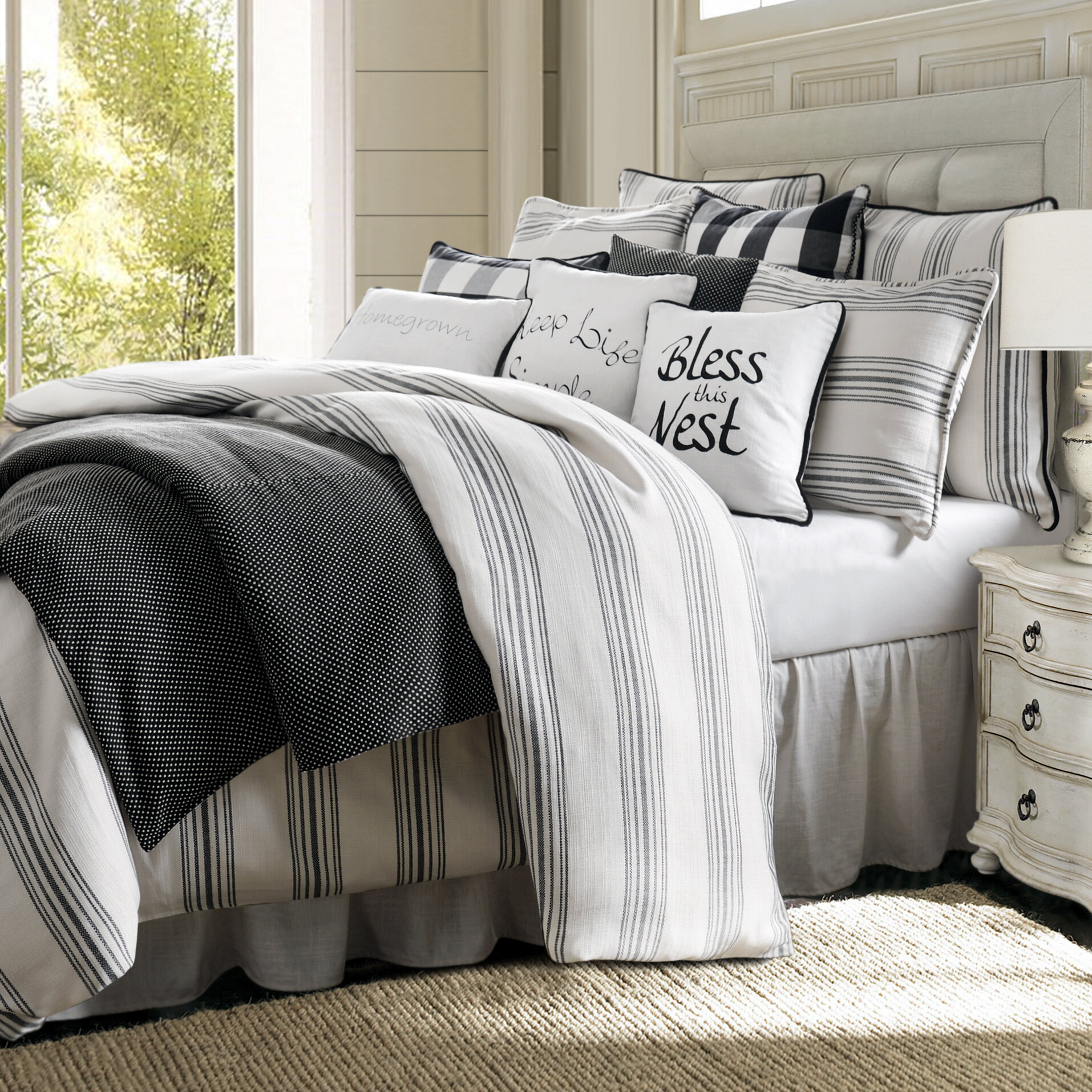 black and cream quilt sets