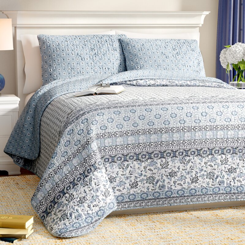 navy blue quilt