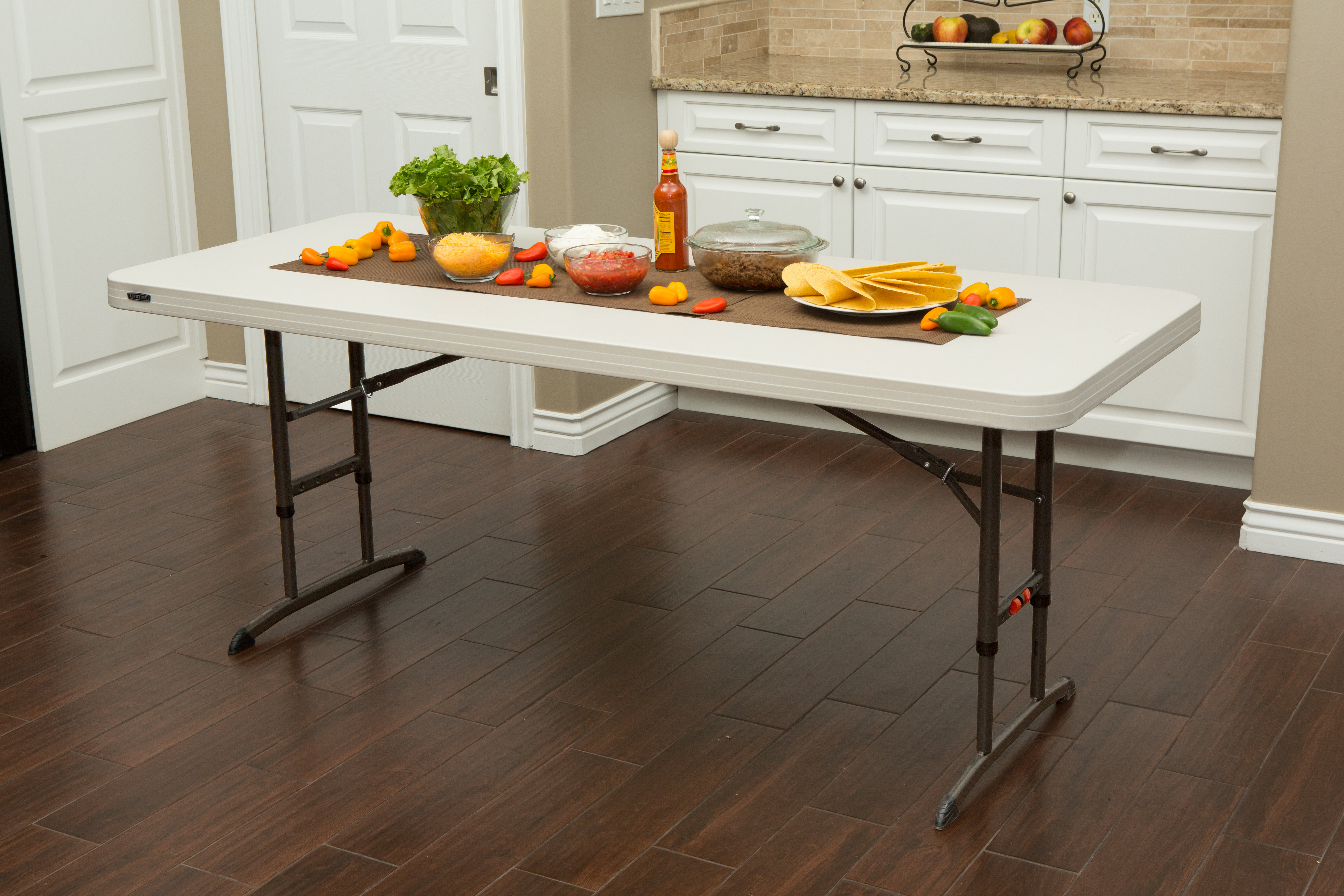 adjustable height banquet table