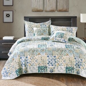 Tyra Patchwork Quilted Coverlet Bedspread Set