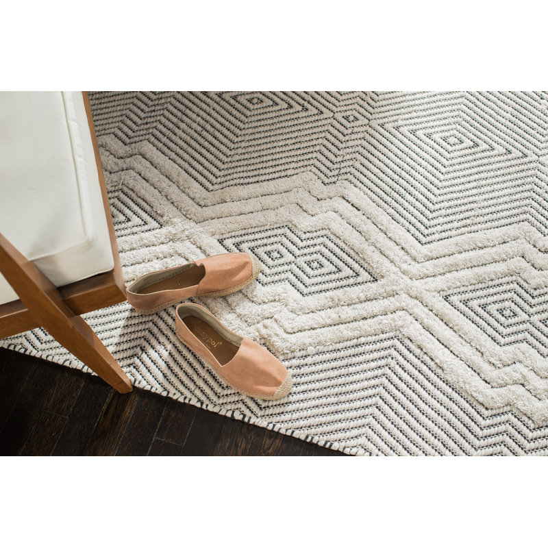 Tufted Tribal Hand Woven Black White Area Rug Tufted Tribal Hand Woven Black White Area Rug