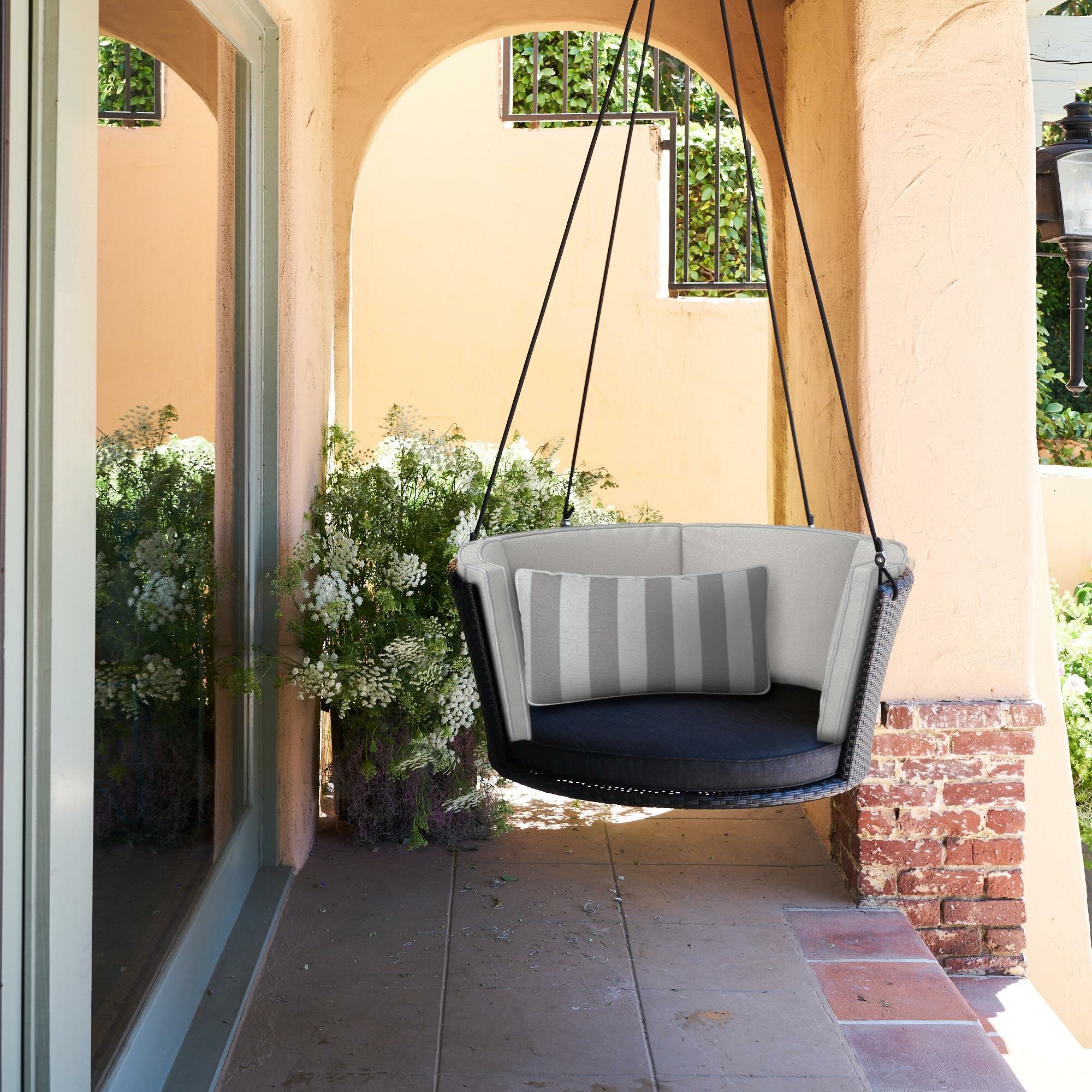 hanging swing outdoor