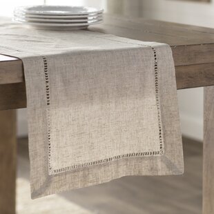 table runner and napkins