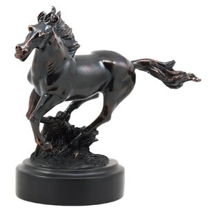 Dark Horse Sculpture Statue Resin Home Decoration Accessories Living Room Or Bedroom Geometry Horse Craft Weddingdecoration Gift Cheap Weird Gifts