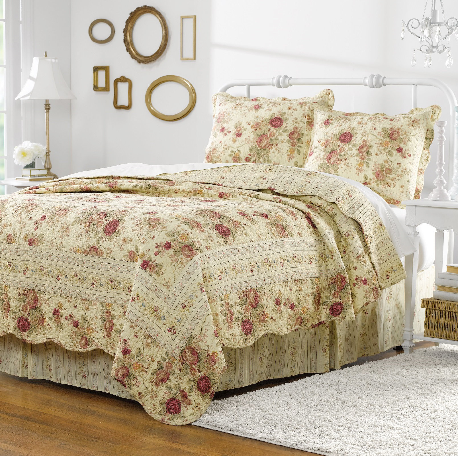 August Grove® Beaudin 100 Cotton Reversible Farmhouse / Country Quilt