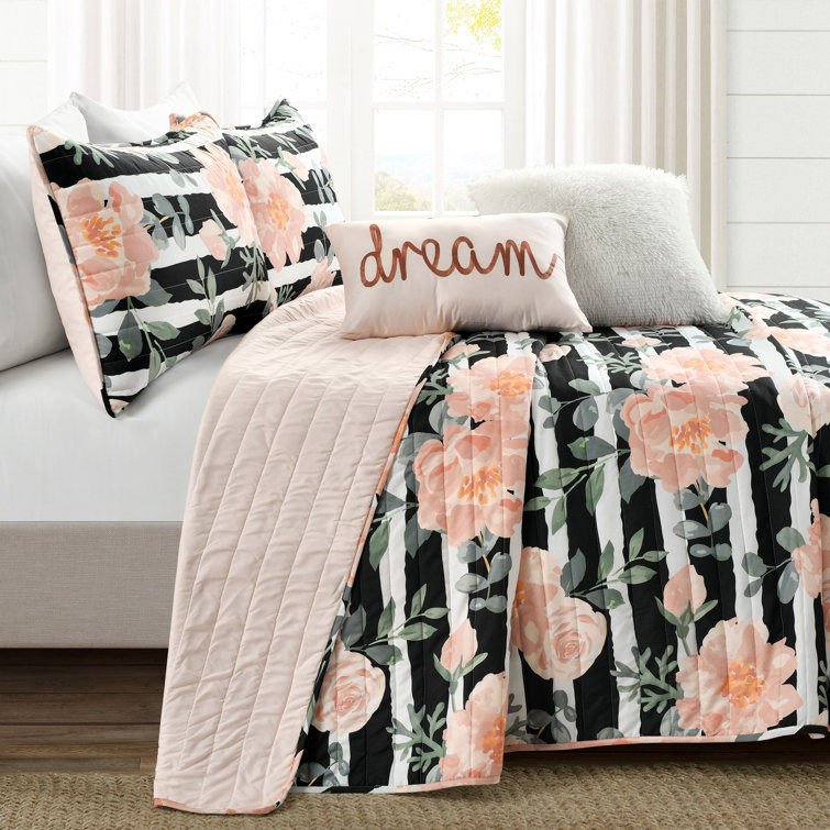 dusty rose quilt