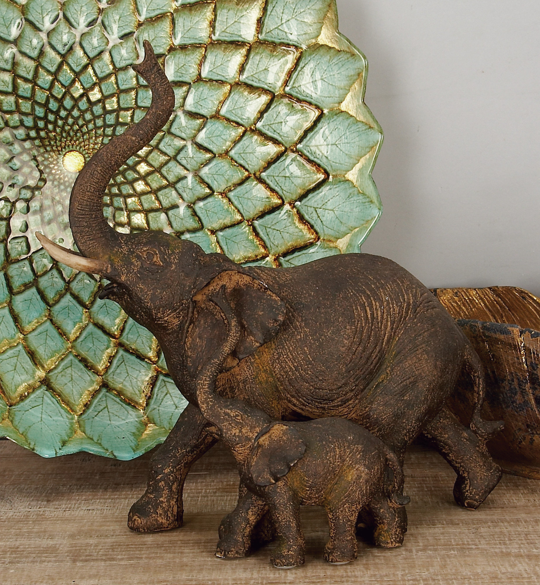 mother and baby elephant ornament
