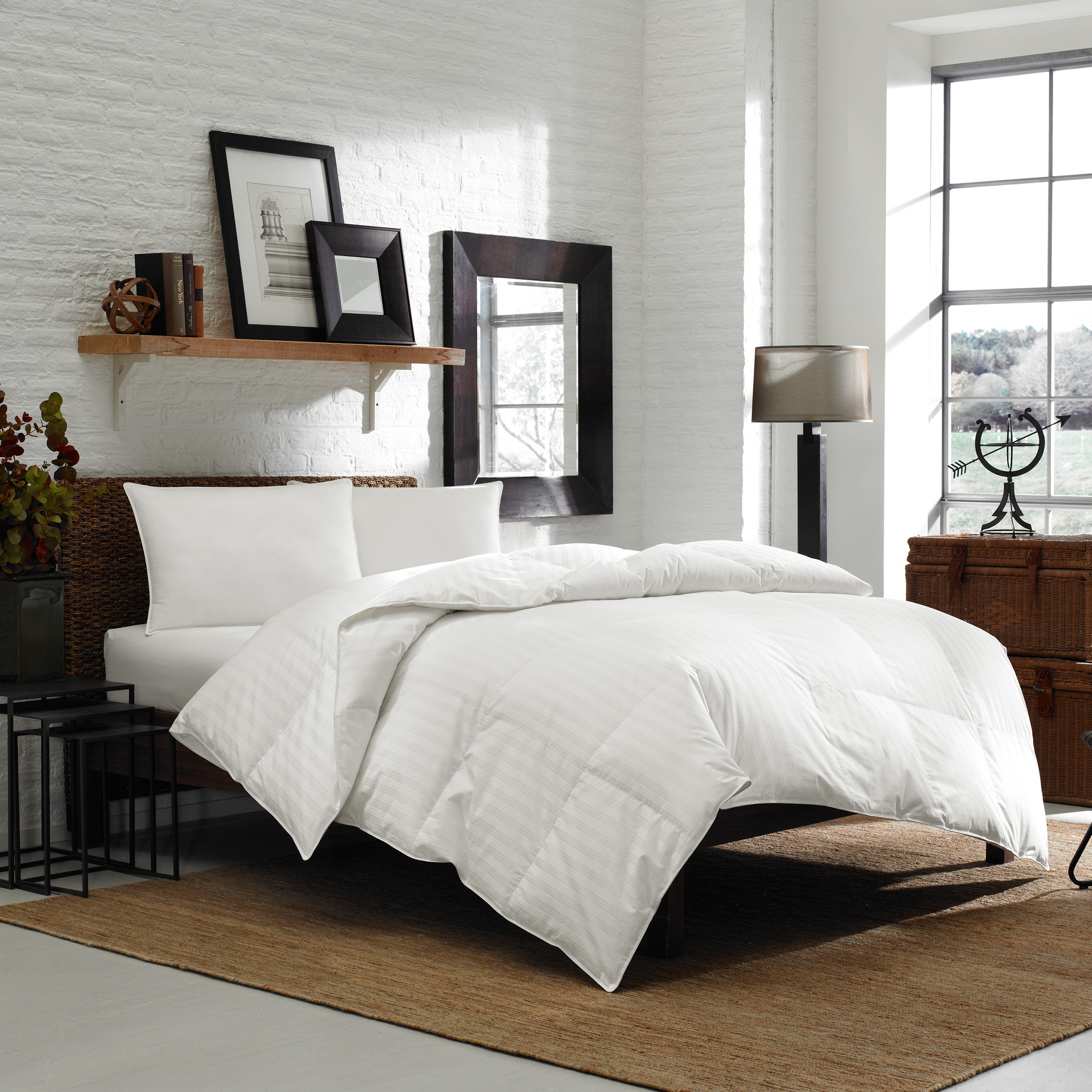 Alwyn Home Primaloft Super Sized Winter Down Alternative Comforter
