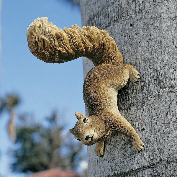 Design Toscano Skyler the Climbing Squirrel Statue 