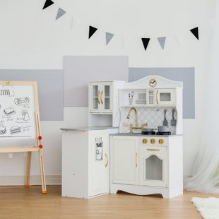 little girls play kitchen