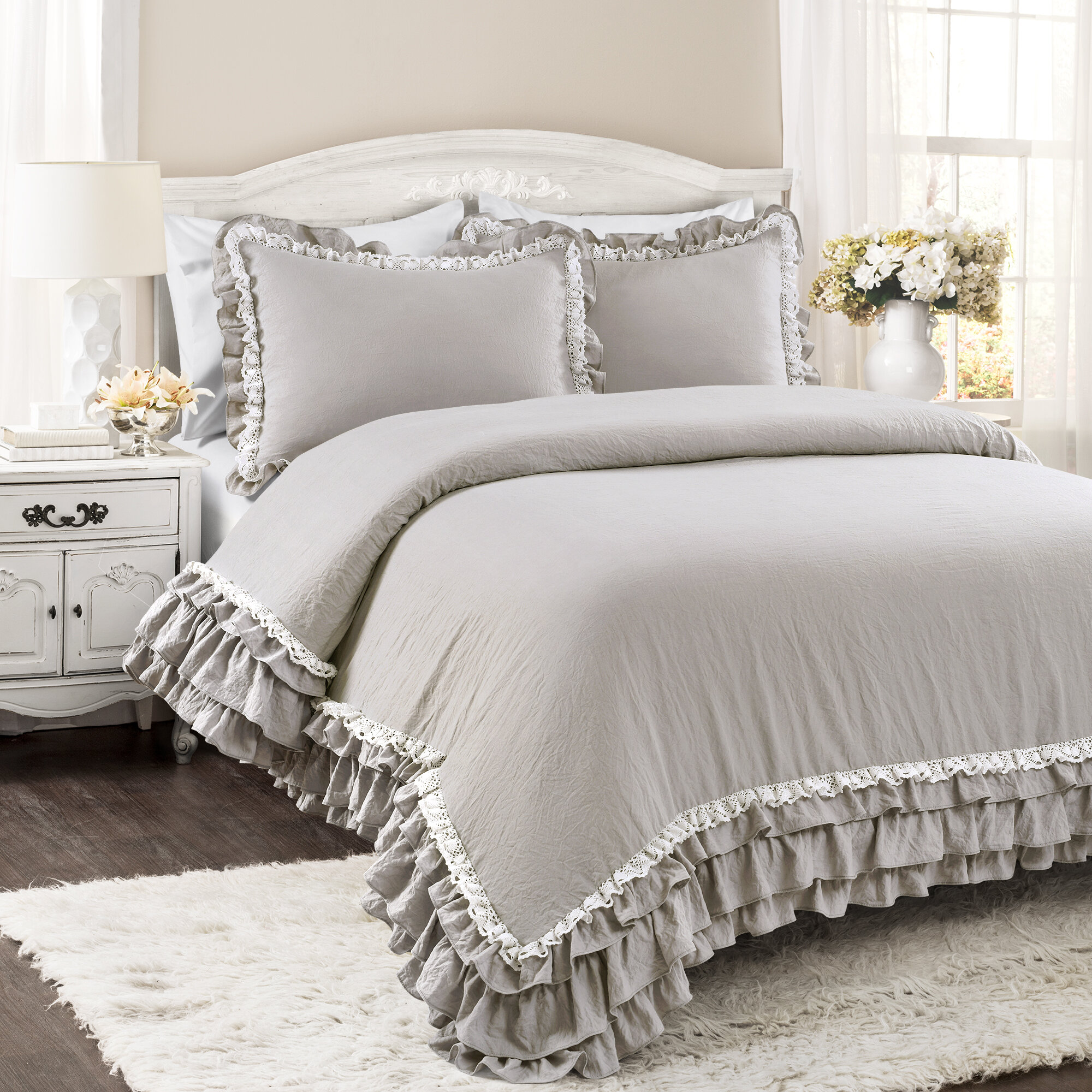 One Allium Way Esai Shabby Elegance Ruffle Lace Comforter Set