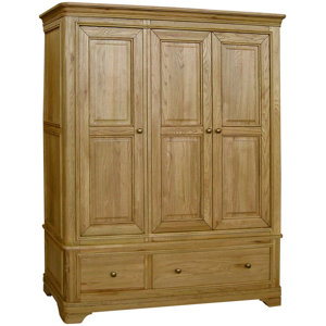 Kleiderschrank von Hazelwood Home