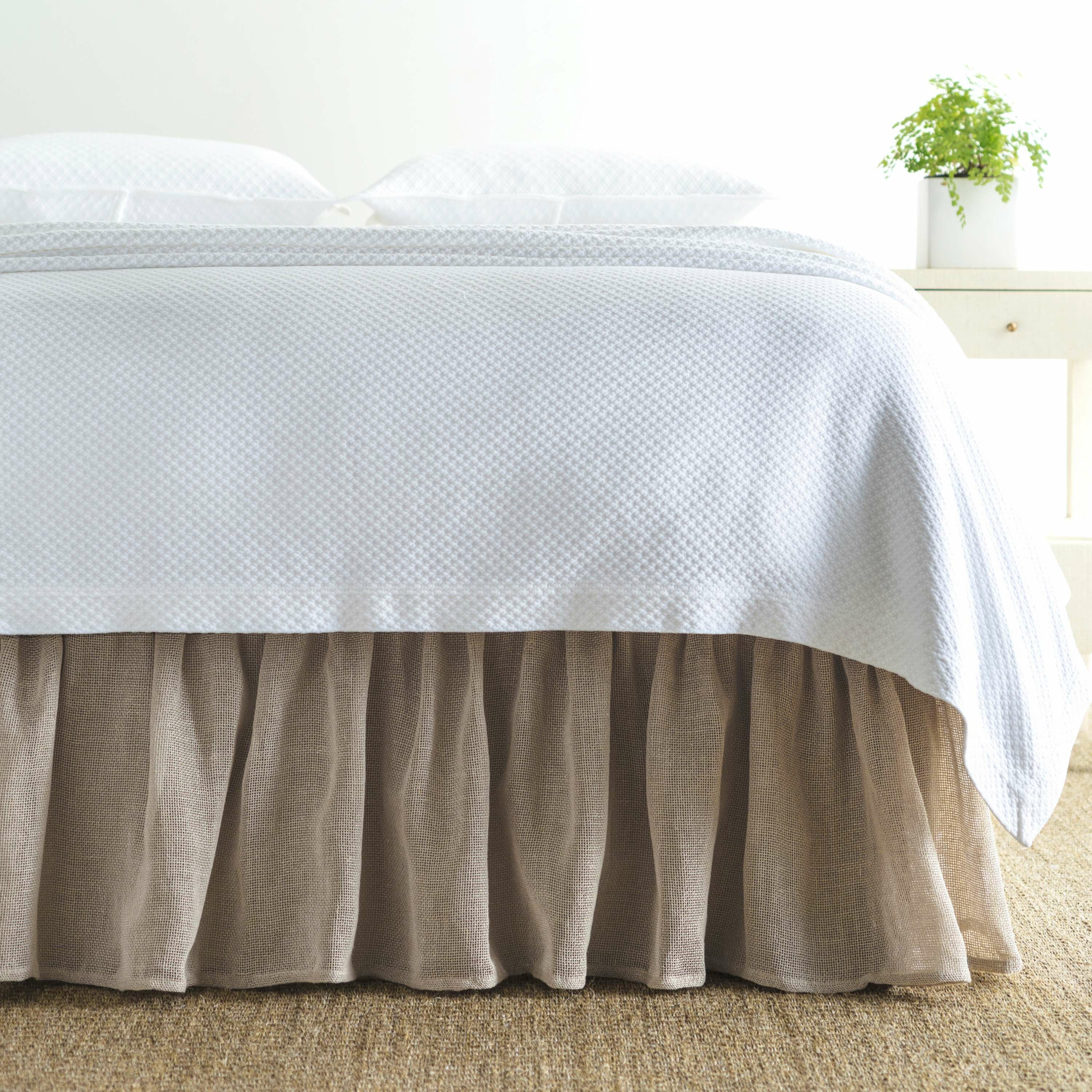 18 bed skirts with split corners