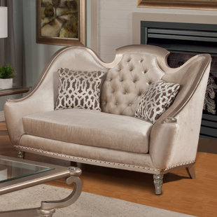 Go to store & view more images Benetti's Italia Sofia Loveseat