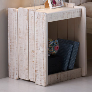Wander Nightstand