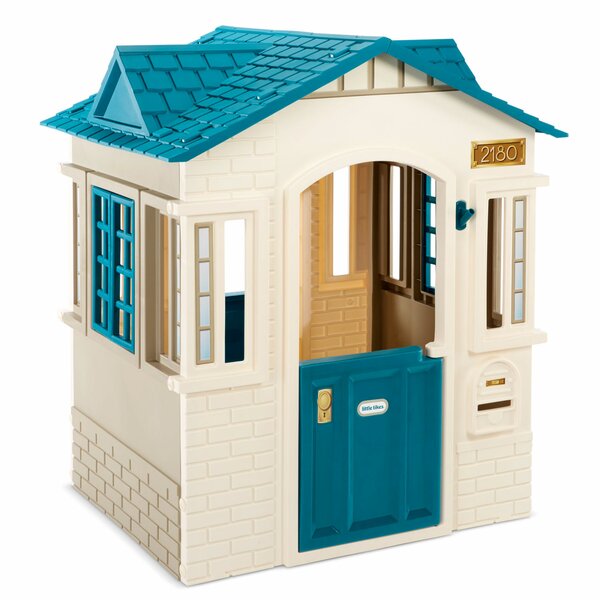 outdoor plastic playhouse
