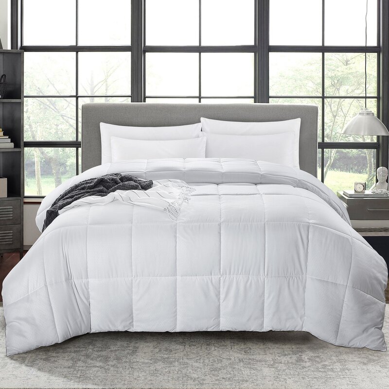 Alwyn Home Lightweight Summer Down Alternative Comforter Reviews