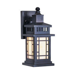Best Favor 1-Light Outdoor Wall Lantern By Bloomsbury Market Outdoor Lighting Favor 1-Light Outdoor Wall Lantern By Bloomsbury Market Outdoor Lighting