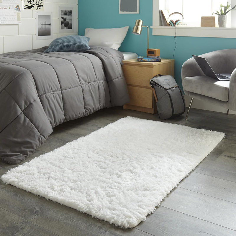 Shahen Rectangle Shag Area Rug in White Rug Size: Rectangle 3' x 5'