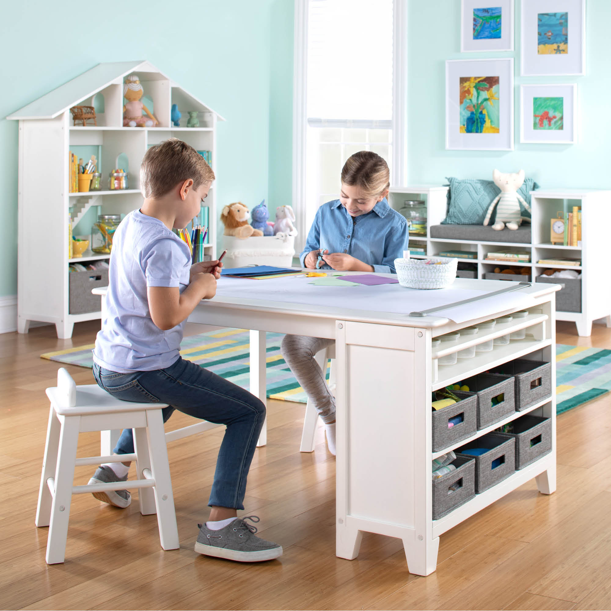 kids art table