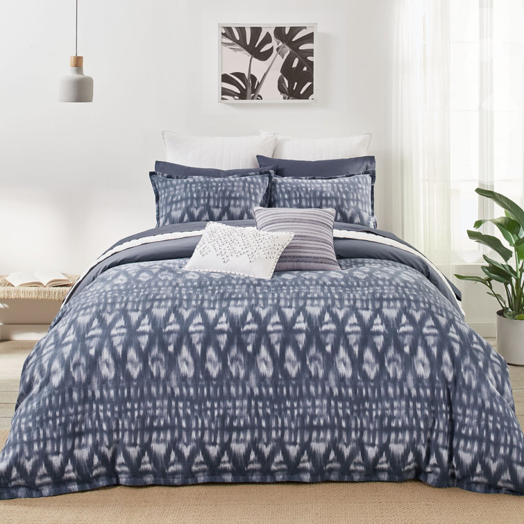 blue pattern quilt cover