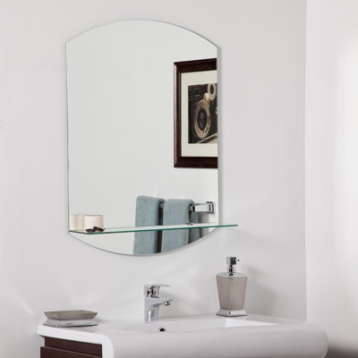 Decor Wonderland Vanessa Modern Wall Mirror