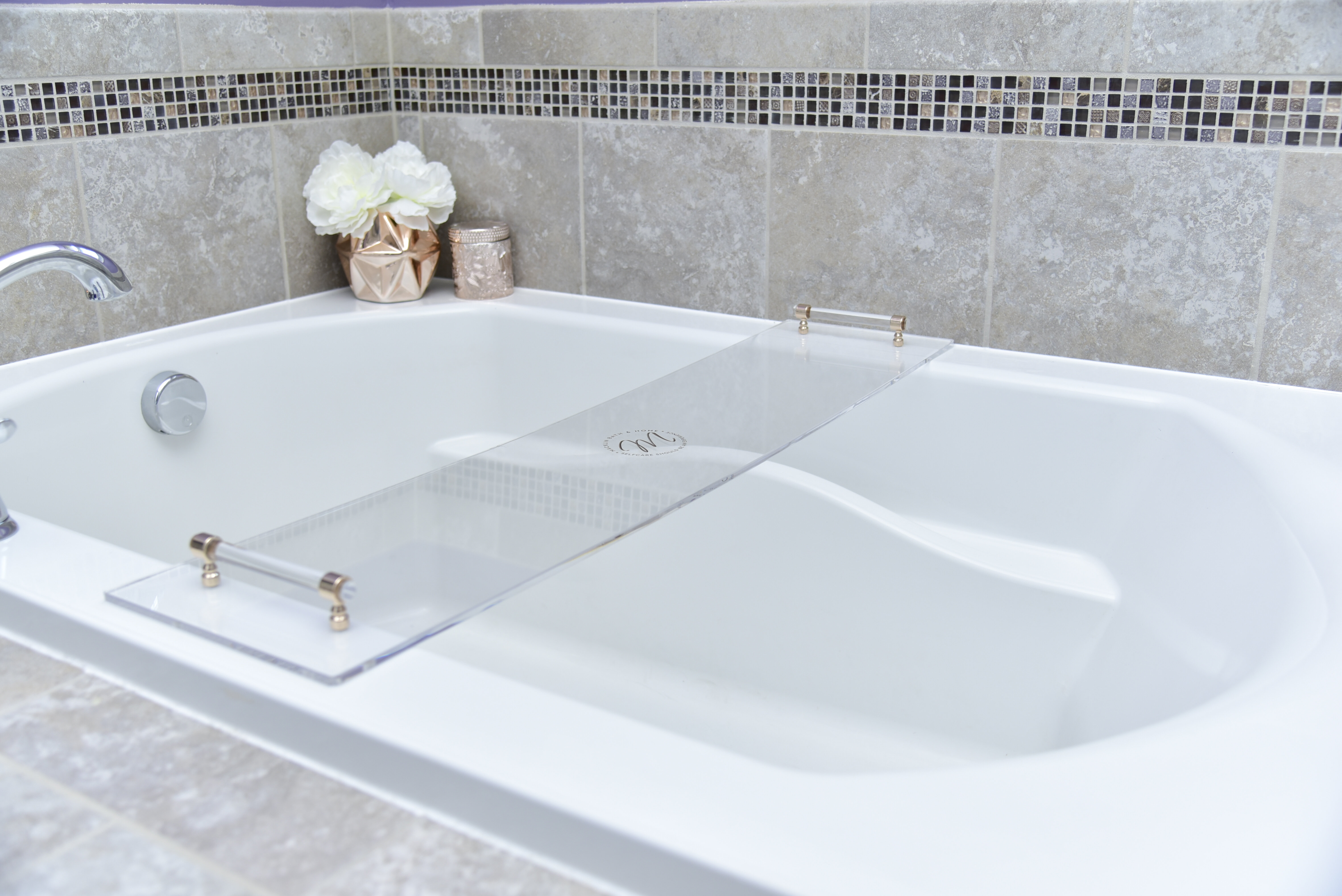 Featured image of post Clear Bathtub Caddy / Once you have fixed the bathtub drain, you should work on preventing or.