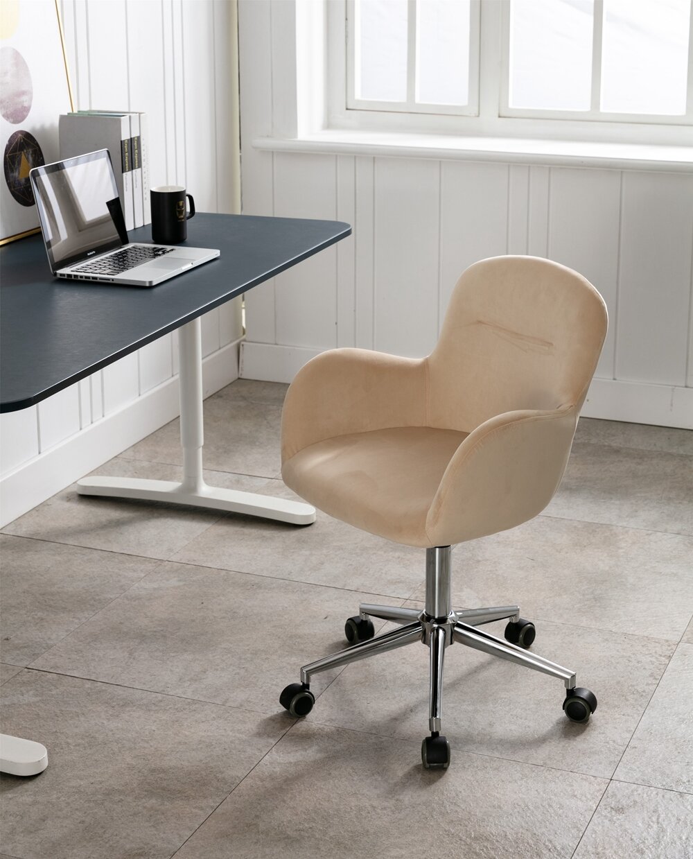 shell chair beige