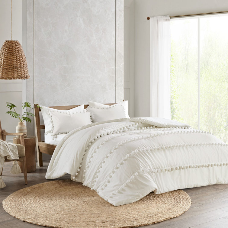 Ahlers Pom Pom Comforter Set Dakota Fields Color: Ivory, Size: King/Cal. King Comforter + 2 Shams