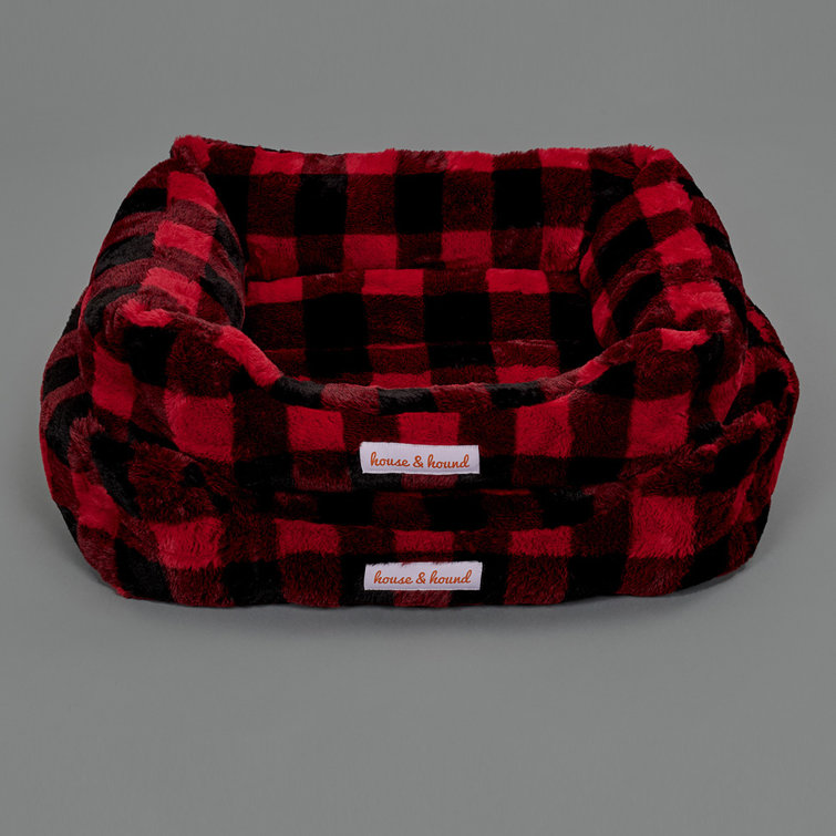 house and hound dog bed